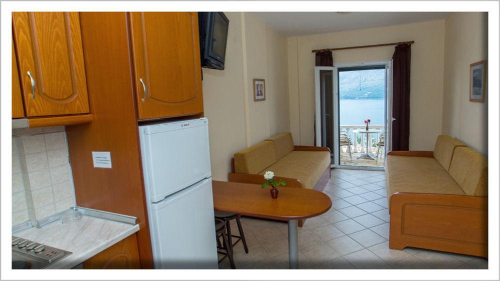 Blue Bay Apartments Sívota Esterno foto